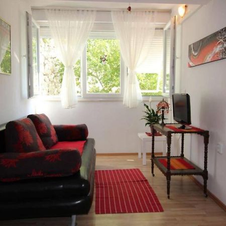 Old City/Beach 13 Minutes Away, Parking, For 4 Split Bagian luar foto