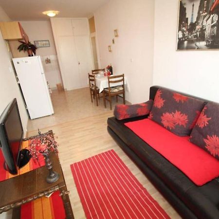 Old City/Beach 13 Minutes Away, Parking, For 4 Split Bagian luar foto