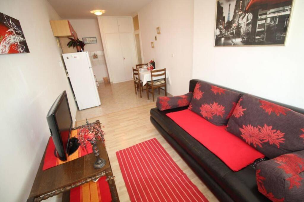 Old City/Beach 13 Minutes Away, Parking, For 4 Split Bagian luar foto